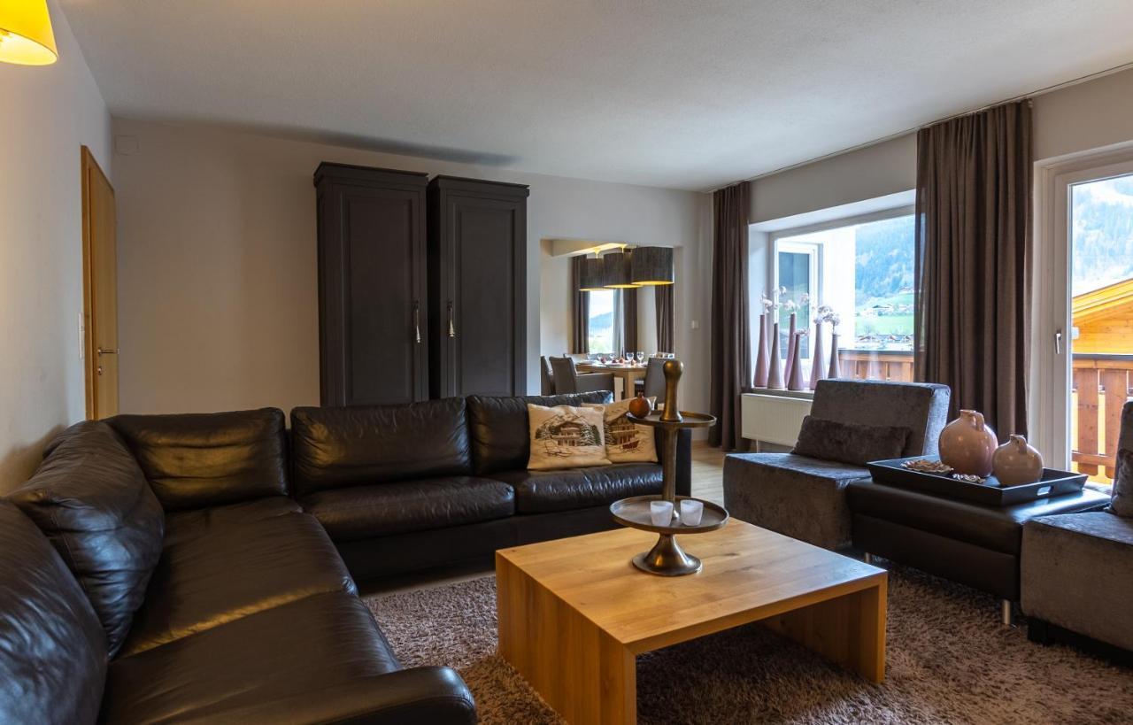 Haus Almkreek Apartment Kaprun Bagian luar foto