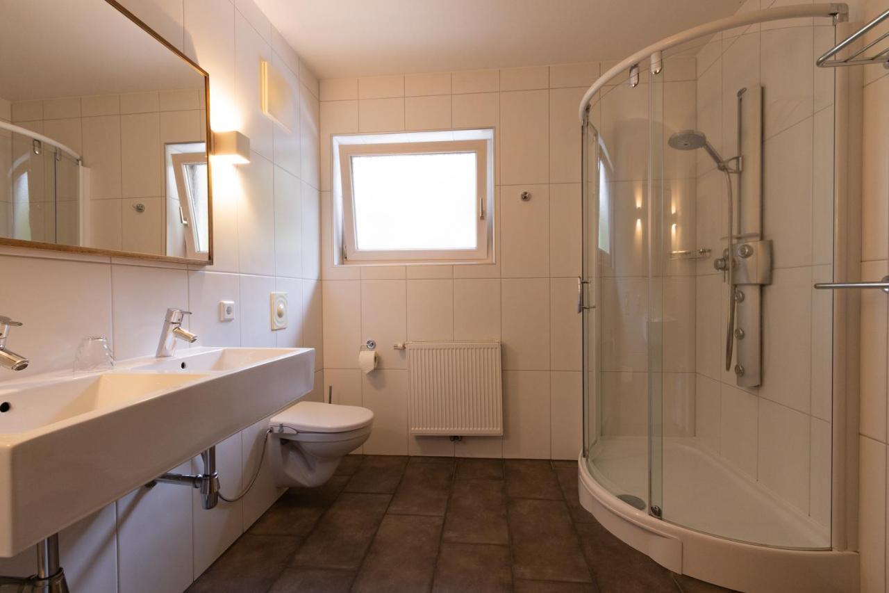 Haus Almkreek Apartment Kaprun Bagian luar foto