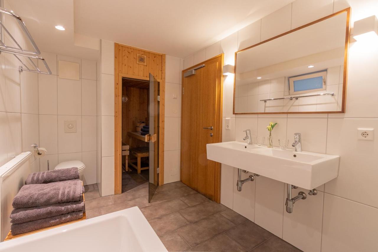 Haus Almkreek Apartment Kaprun Bagian luar foto