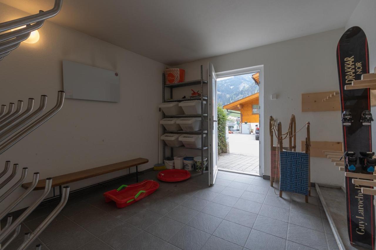 Haus Almkreek Apartment Kaprun Bagian luar foto